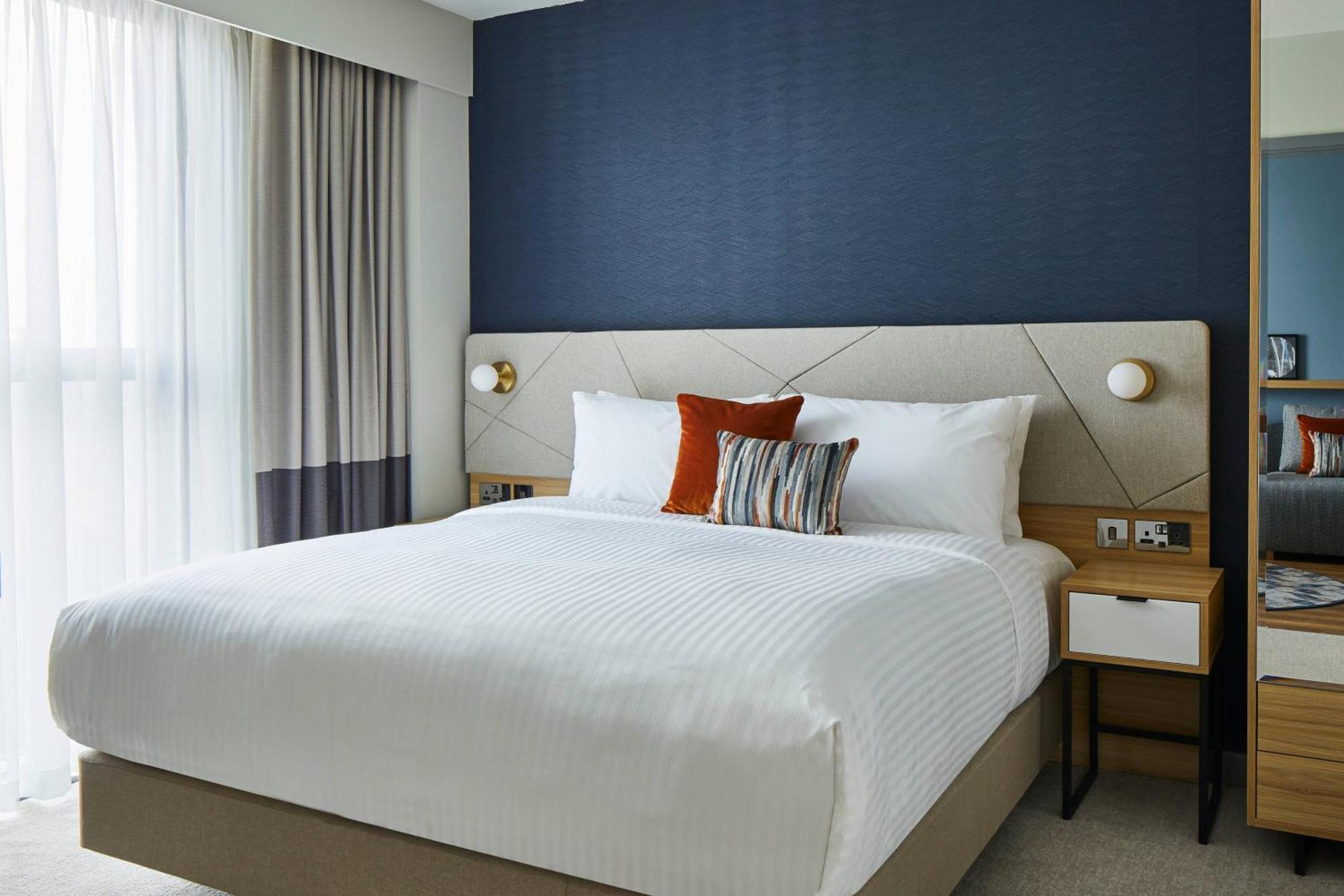 Residence Inn By Marriott Слау Экстерьер фото