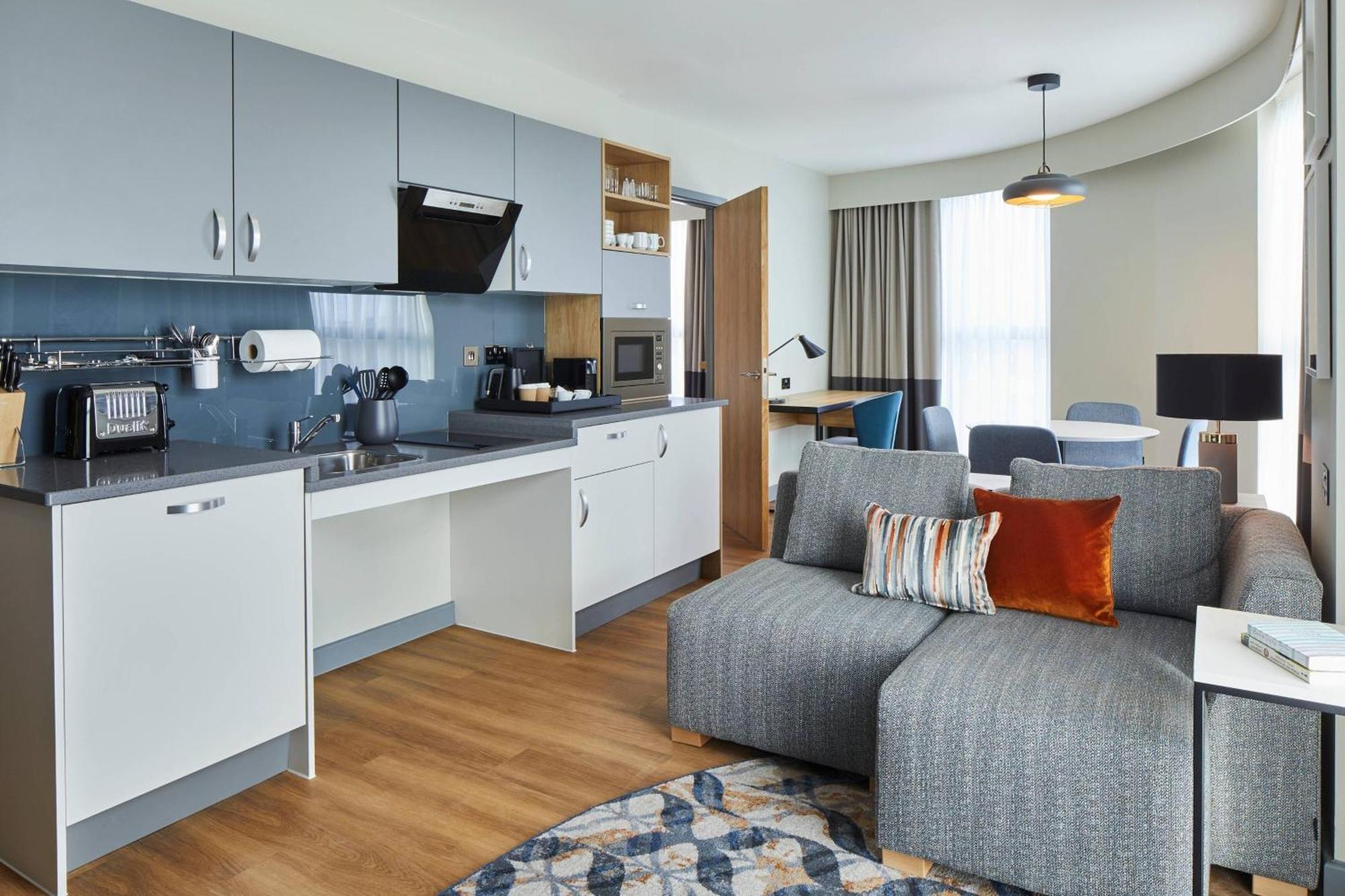 Residence Inn By Marriott Слау Экстерьер фото